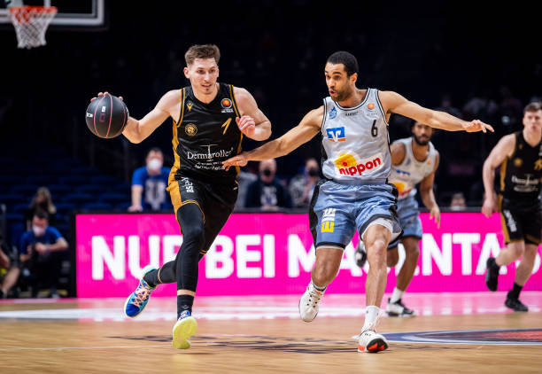 西国门埃德 西国门埃德