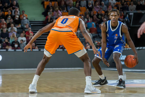 在队内无可 在队内无可