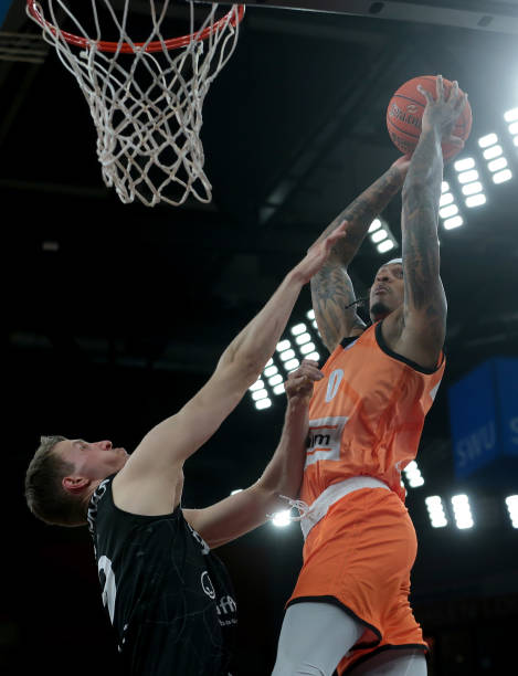 脱颖而出 脱颖而出